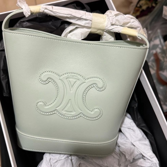 MINI BUCKET CUIR TRIOMPHE IN SMOOTH CALFSKIN
JADE - Picture 3 of 3